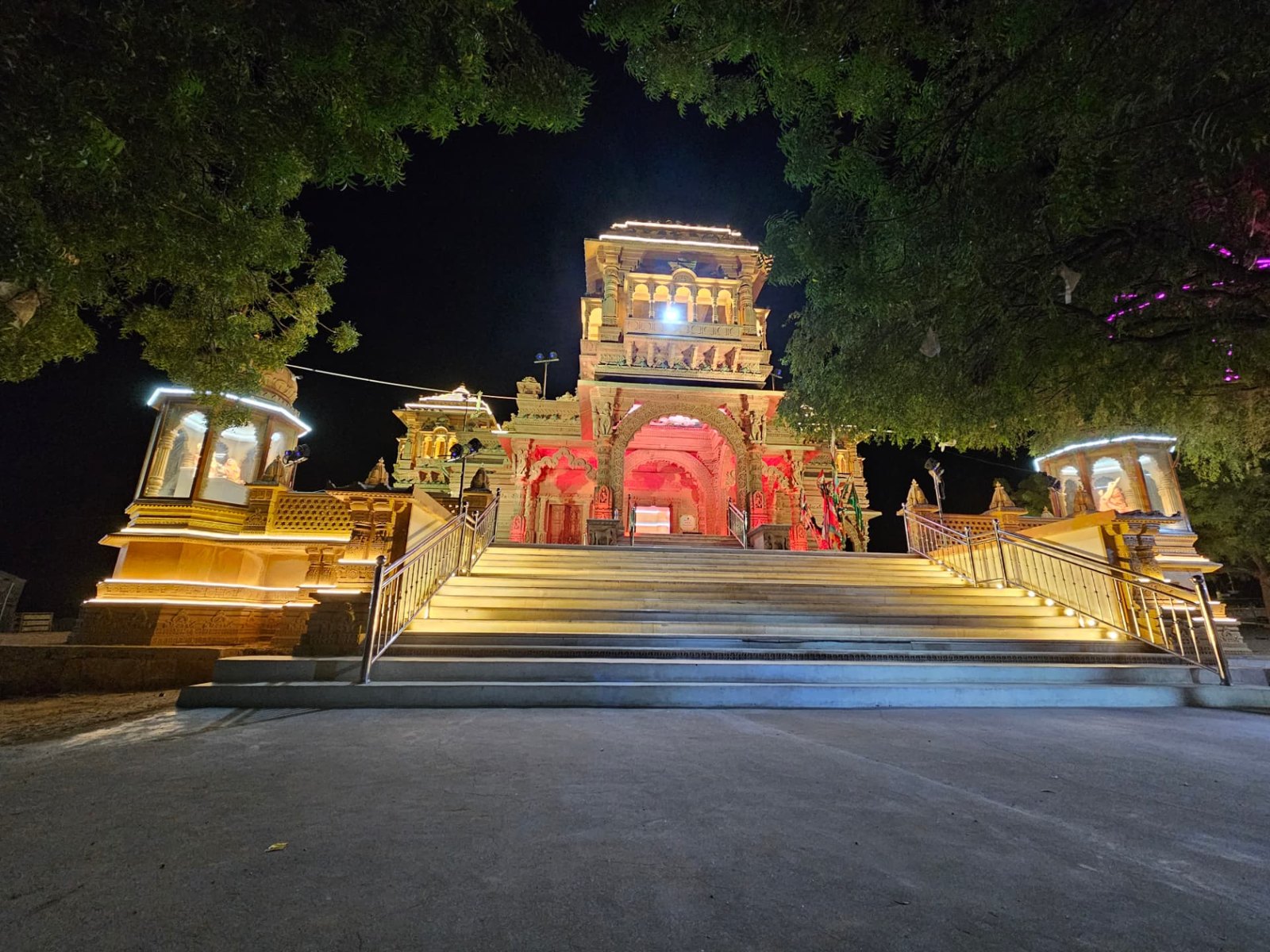ISI Temple — Gate & Steps Lighting – temple façade lighting project